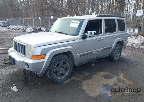 2008 Jeep Commander Sport z USA, uszkodzony, nr VIN 1J8HG48K78C152646